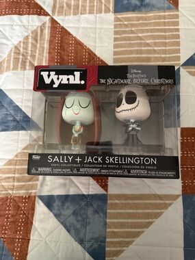 Funko Vynl. Sally & Jack Skellington - White, Black, Red, Blue, Tan